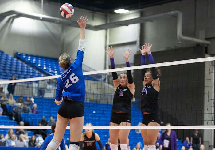 Fayetteville-Conway Volleyball Final__00067